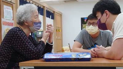 steve-interviewing.jpg steve-interviewing.jpg