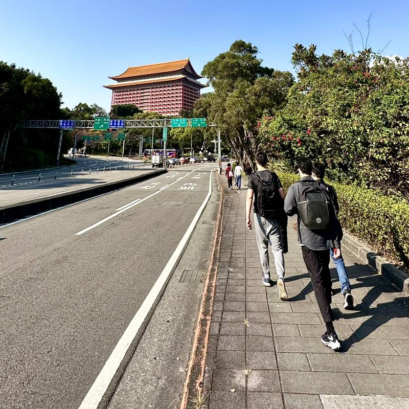 steve-hotel.jpg steve-hotel.jpg