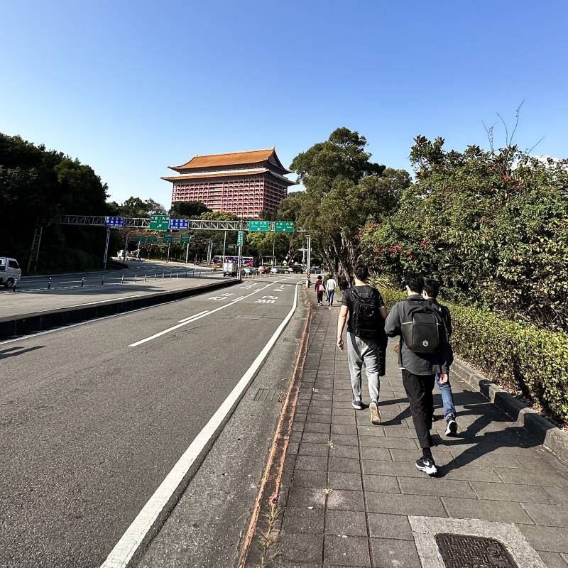 steve-unedited-hotel.jpg steve-unedited-hotel.jpg