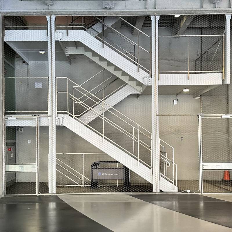 steve-staircase.jpg steve-staircase.jpg