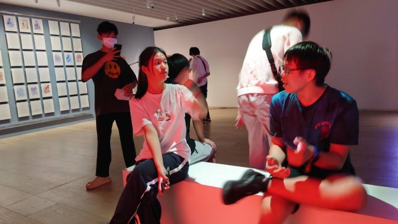 students2.jpg students2.jpg