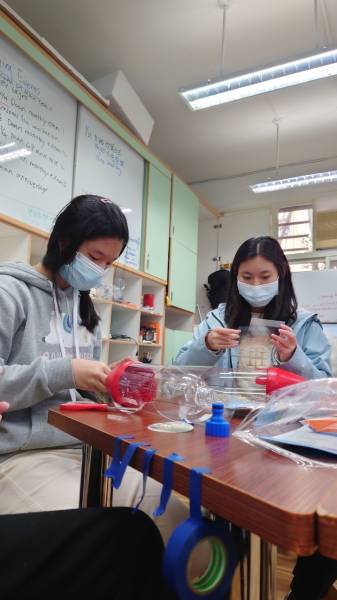 rocket4.jpg rocket4.jpg