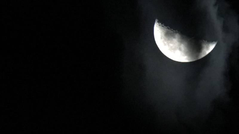 morelucasmoonpic.jpg morelucasmoonpic.jpg