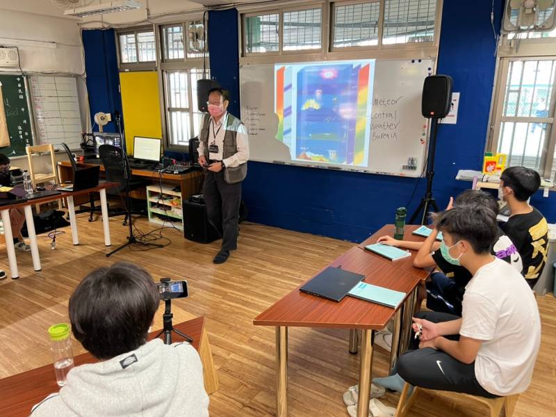 astroman3.jpg astroman3.jpg