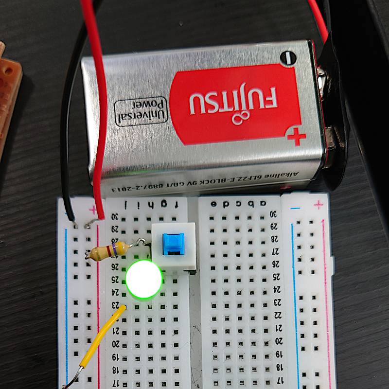 led-on-circuitboard-breadboard.jpg led-on-circuitboard-breadboard.jpg