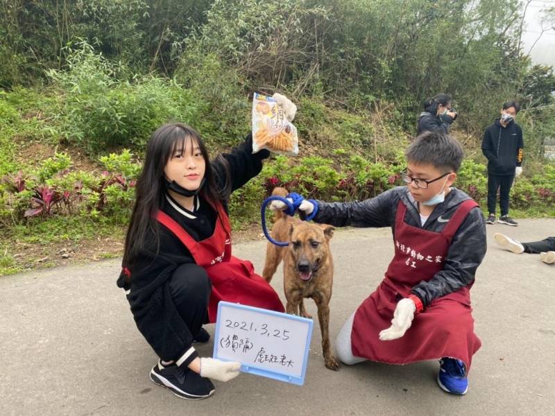 steve_and_tim_with_numbers.jpg steve_and_tim_with_numbers.jpg